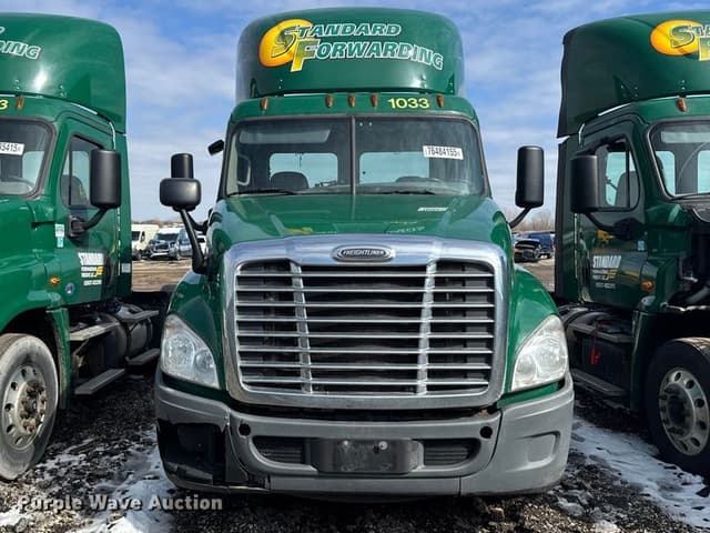 Image of Freightliner Cascadia 125 equipment image 1