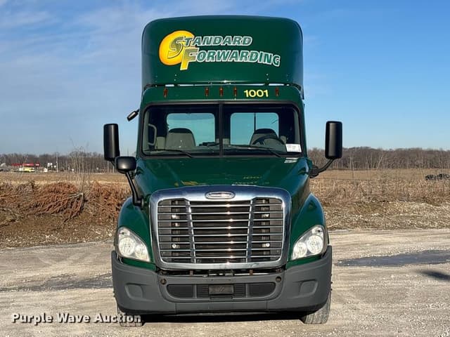 Image of Freightliner Cascadia 125 equipment image 1