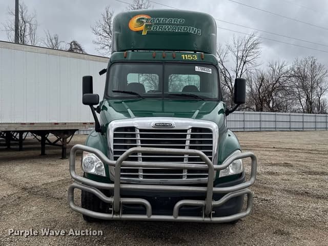 Image of Freightliner Cascadia 125 equipment image 1