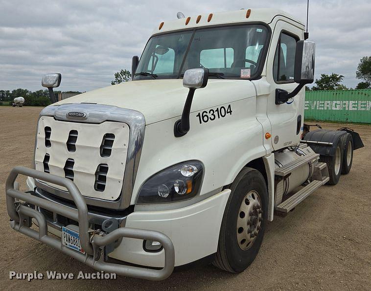 Image of Freightliner Cascadia 125 Primary image