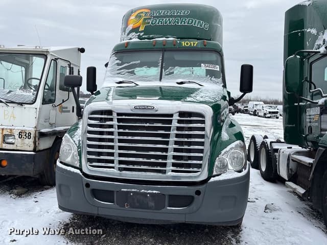 Image of Freightliner Cascadia 125 equipment image 1
