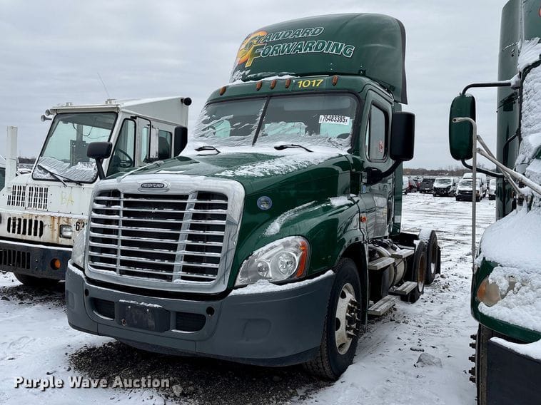 2017 Freightliner Cascadia 125 Equipment Image0