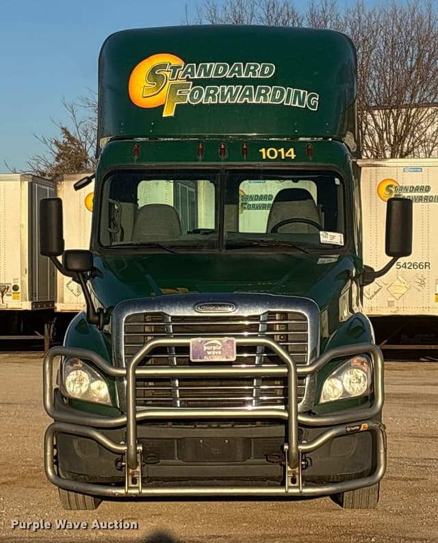 Image of Freightliner Cascadia 125 equipment image 1