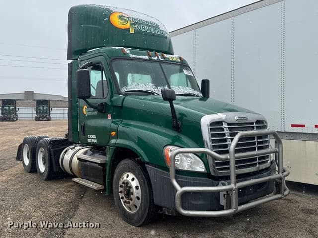 Image of Freightliner Cascadia 125 equipment image 2