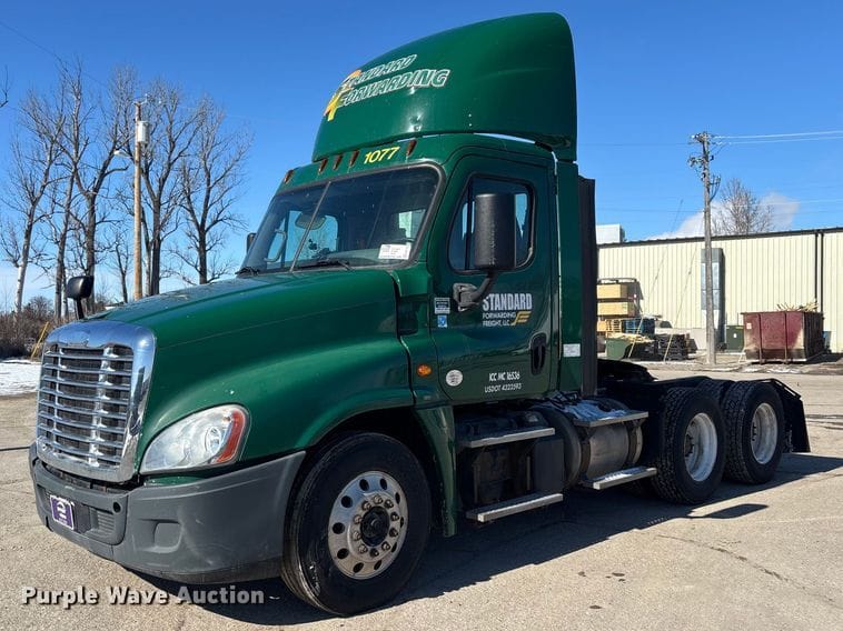 2017 Freightliner Cascadia 125 Equipment Image0