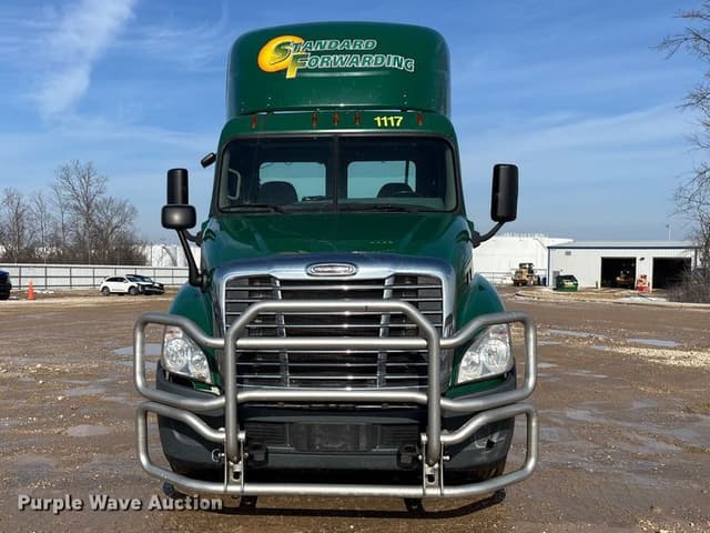 Image of Freightliner Cascadia 125 equipment image 1