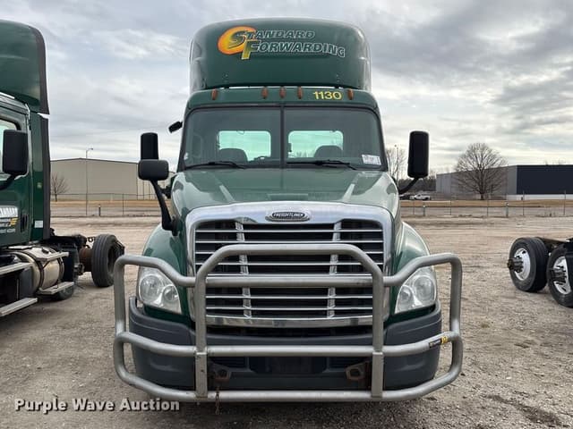 Image of Freightliner Cascadia 125 equipment image 1