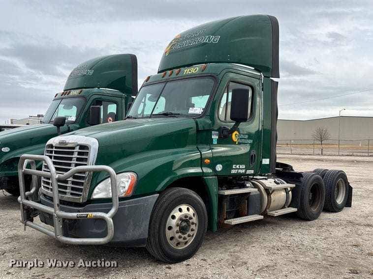 2017 Freightliner Cascadia 125 Equipment Image0