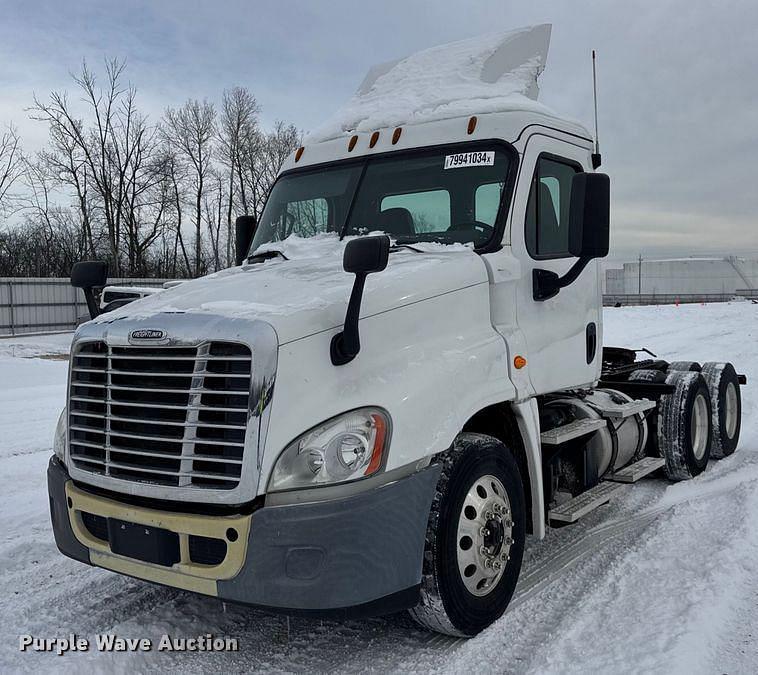 Image of Freightliner Cascadia 125 Primary image