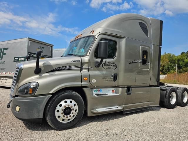 Image of Freightliner Cascadia 125 equipment image 3