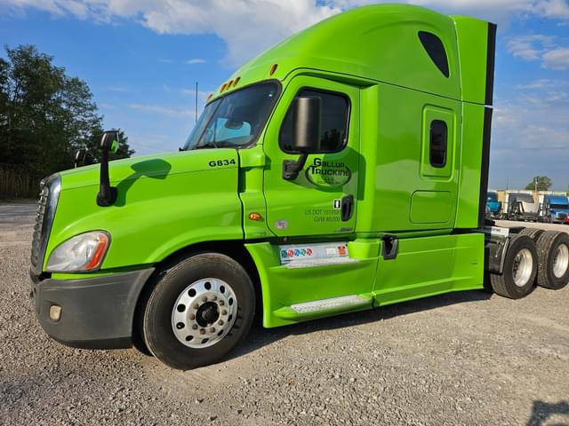 Image of Freightliner Cascadia 125 equipment image 2