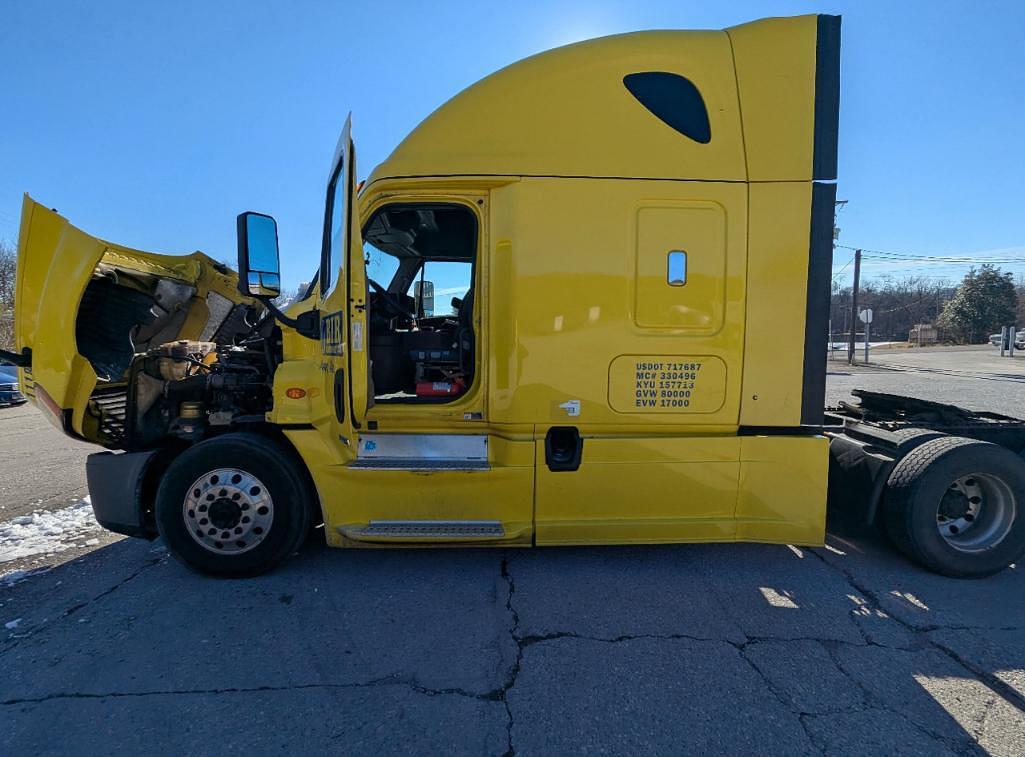 Image of Freightliner Cascadia 125 Primary image