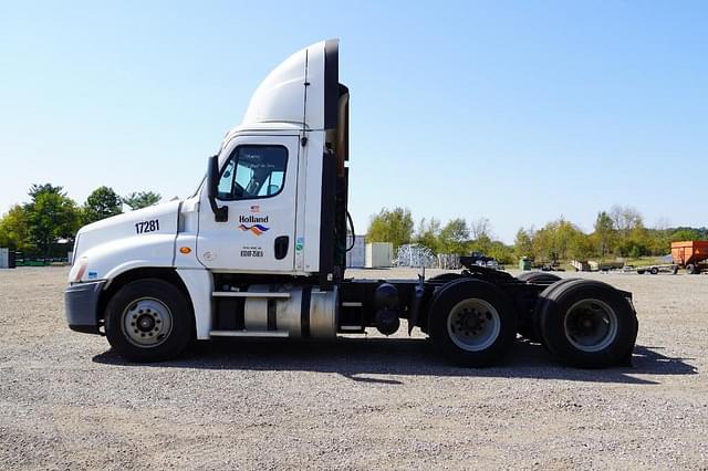 Image of Freightliner Cascadia 125 equipment image 1