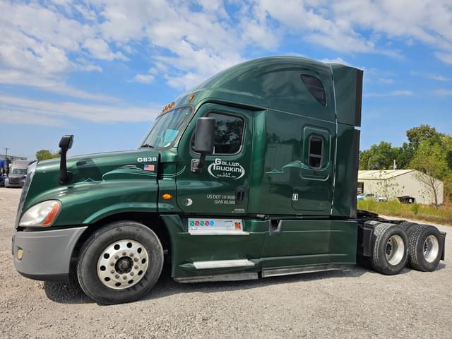 Image of Freightliner Cascadia 125 equipment image 3