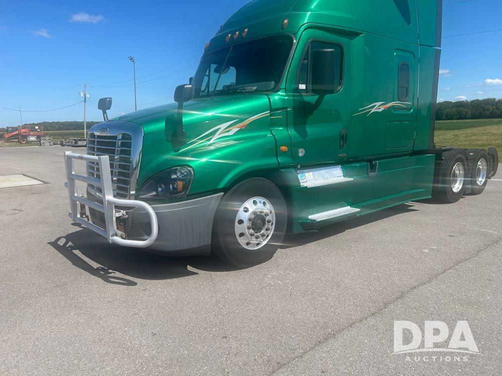 Image of Freightliner Cascadia 125 Primary image