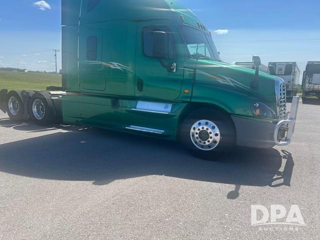 Image of Freightliner Cascadia 125 equipment image 3