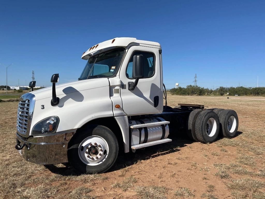 2017 Freightliner Cascadia 125 Equipment Image0