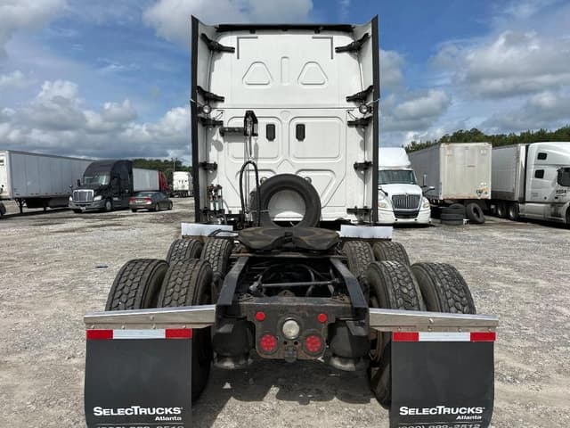 Image of Freightliner Cascadia 125 equipment image 3