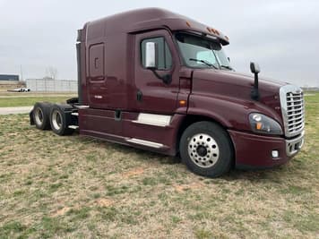 Main image Freightliner Cascadia 125