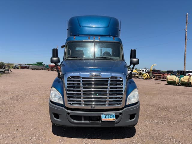 Image of Freightliner Cascadia 125 equipment image 1