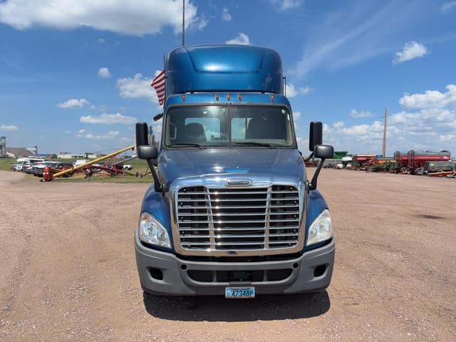 Image of Freightliner Cascadia 125 equipment image 1