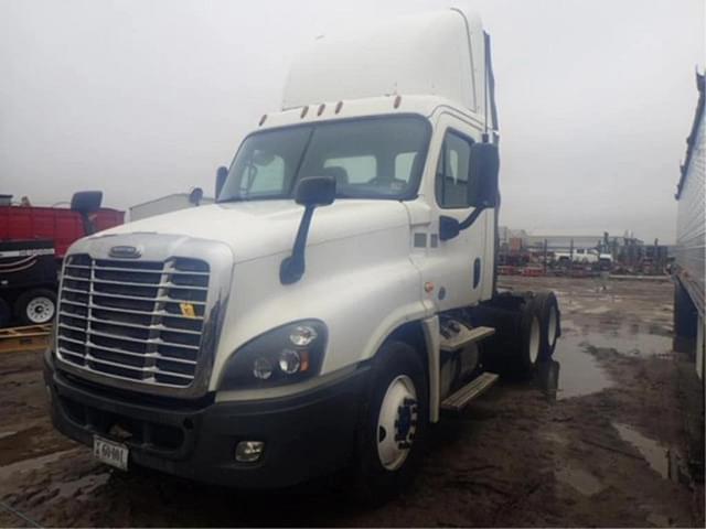 Image of Freightliner Cascadia equipment image 4