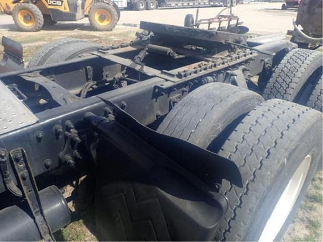 Image of Freightliner Cascadia equipment image 4