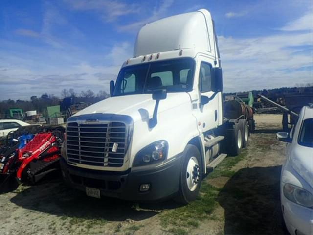 Image of Freightliner Cascadia equipment image 1