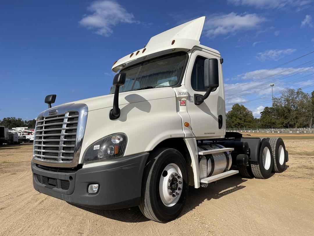 Image of Freightliner Cascadia Primary image