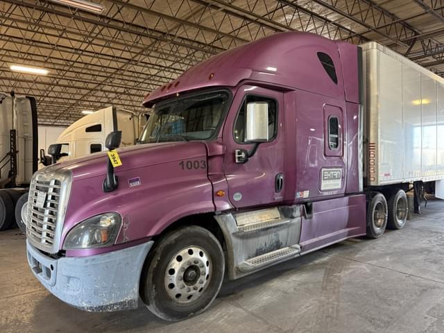 Image of Freightliner Cascadia equipment image 1