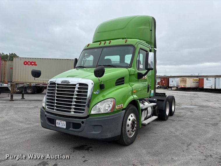 2017 Freightliner Cascadia Equipment Image0