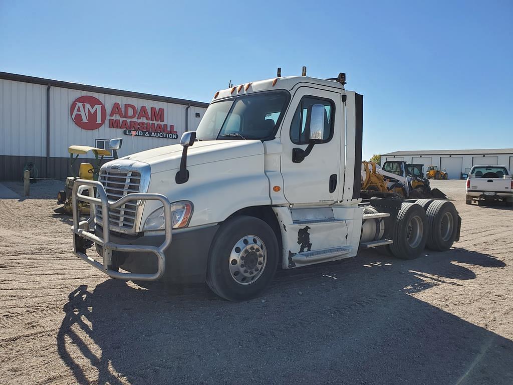 Image of Freightliner Cascadia Primary image