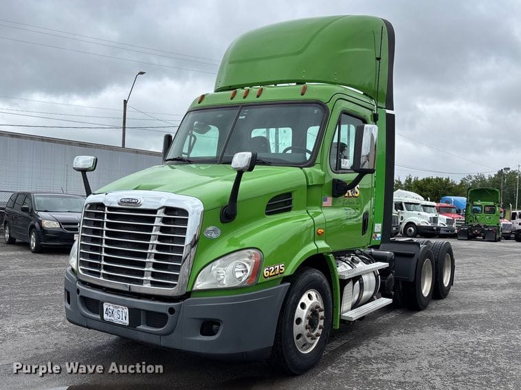2017 Freightliner Cascadia Equipment Image0