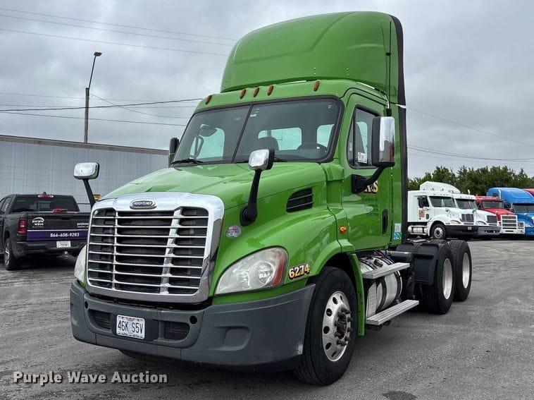 2017 Freightliner Cascadia Equipment Image0
