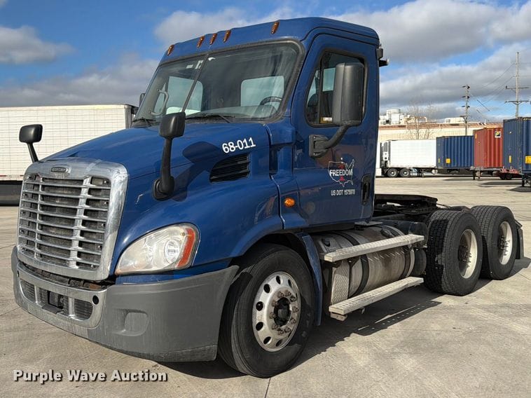 2017 Freightliner Cascadia Equipment Image0