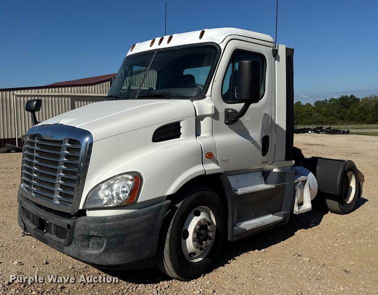 Image of Freightliner Cascadia Primary image