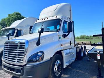 Main image Freightliner Cascadia