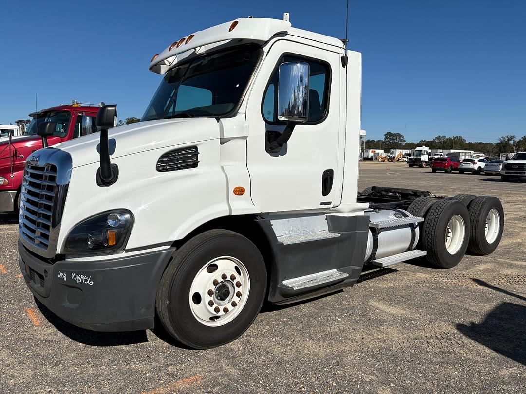 Image of Freightliner Cascadia Primary image