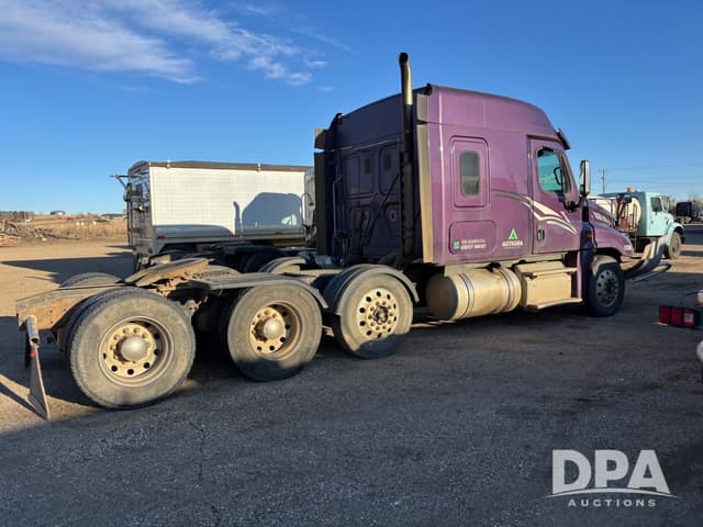 Image of Freightliner Cascadia equipment image 3