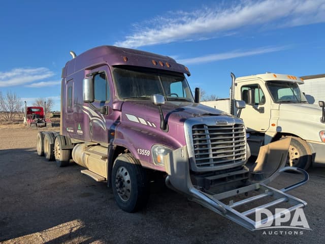 Image of Freightliner Cascadia equipment image 1
