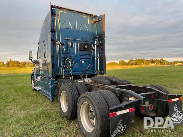 Image of Freightliner Cascadia equipment image 4