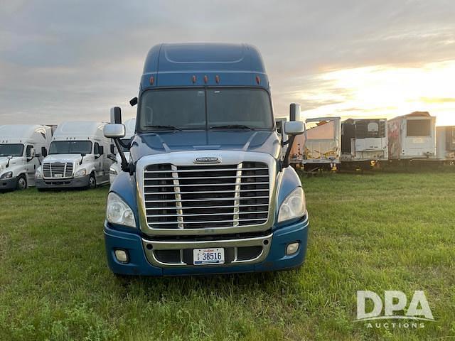 Image of Freightliner Cascadia equipment image 1