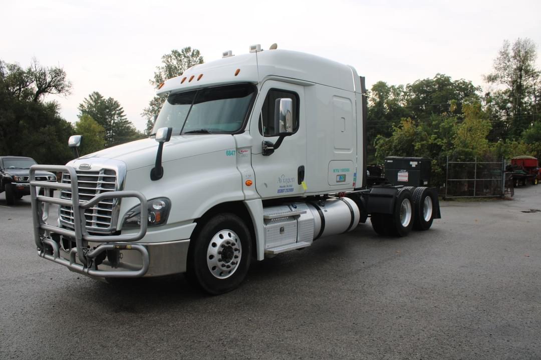 Image of Freightliner Cascadia Primary image