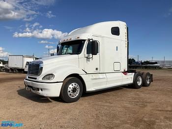 2017 Freightliner Columbia Equipment Image0