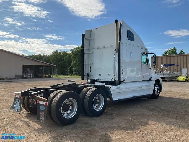 Image of Freightliner Columbia equipment image 4