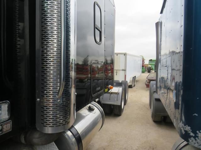 Image of Freightliner Coronado equipment image 4