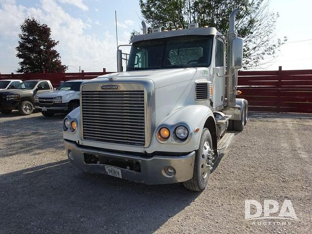 Image of Freightliner Coronado equipment image 2