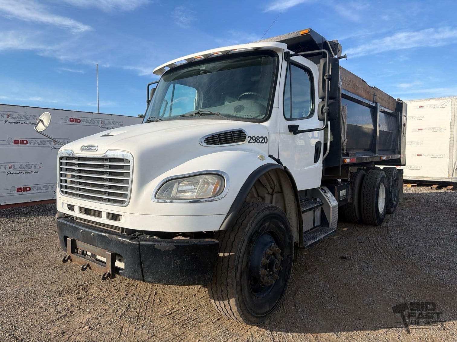 2016 Freightliner M2 106 Equipment Image0