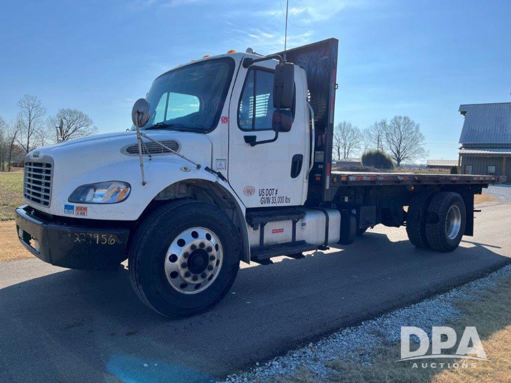 Image of Freightliner M2 106 Primary image