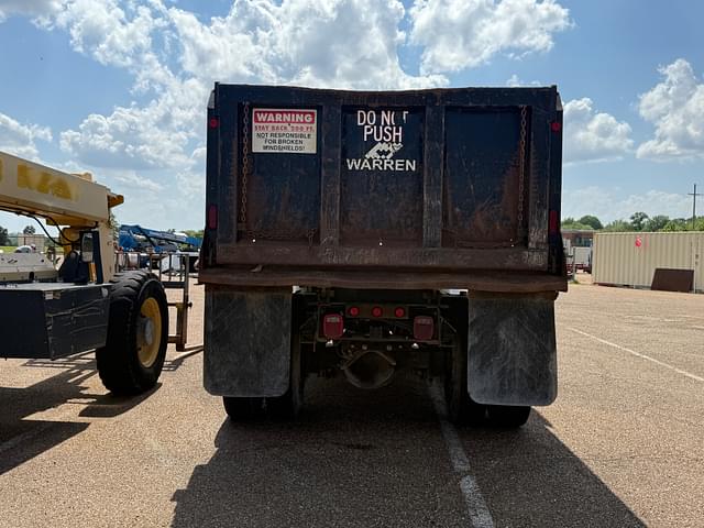 Image of Freightliner M2 106 equipment image 3